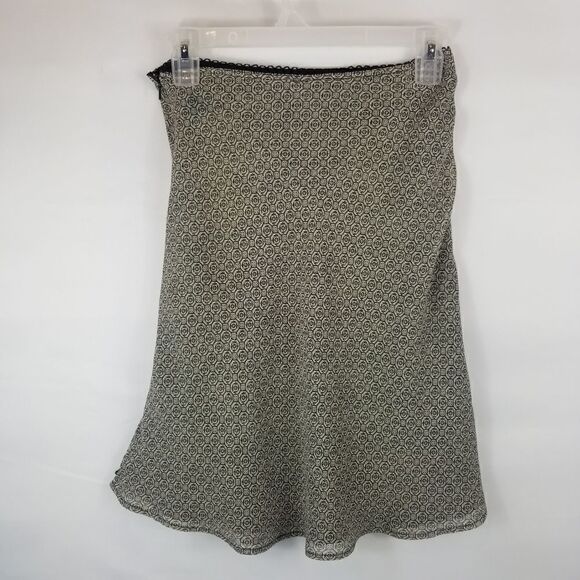 Old Navy A Line Skirt. Size 1. Black Tan. - Picture 6 of 12